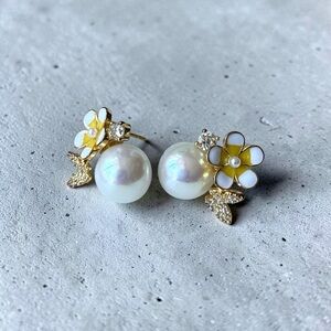 Round Freshwater Pearl Stud Earrings Butterfly Flower Gold Tone 🦋